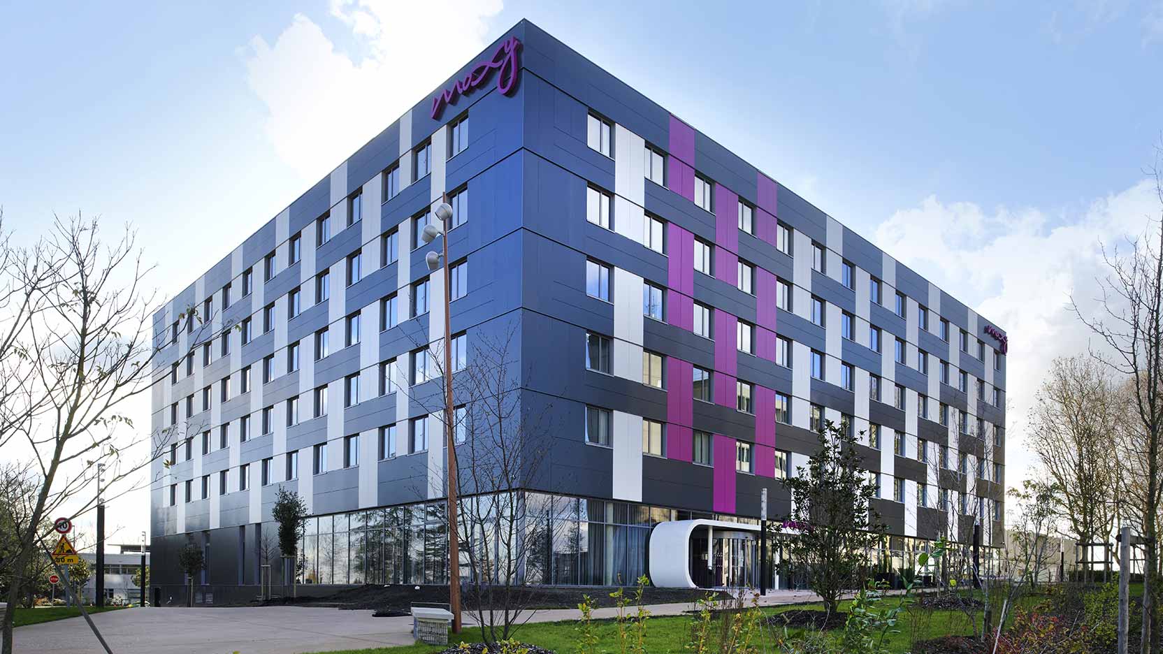 GA Smart Building a réalisé le Moxy Hotels Roissy Charles de Gaulle, une construction GA pensée comme un véritable lieu de vie et d’échanges.