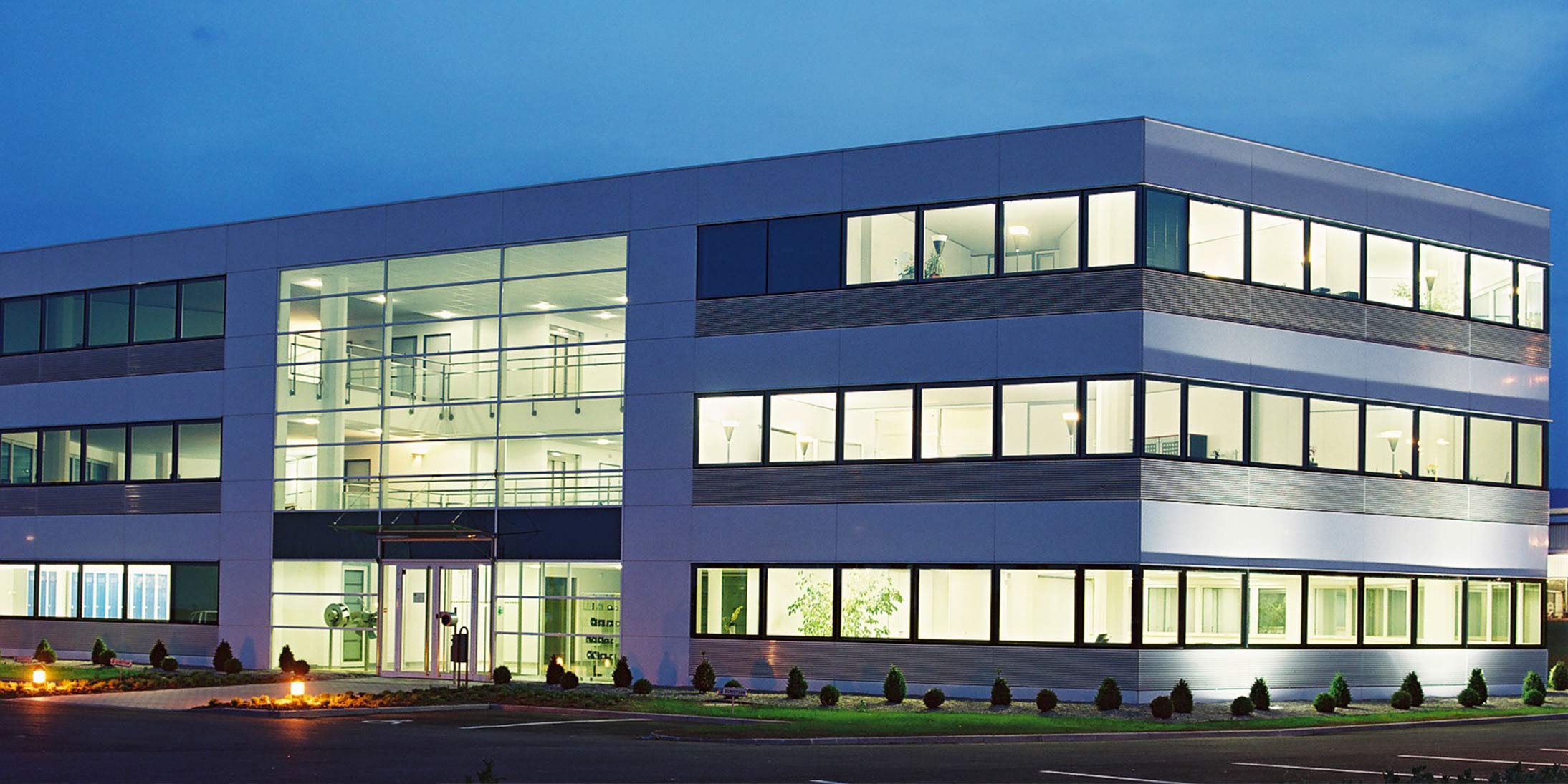 Le Groupe GA, entreprise construction immobilier, a réalisé pour EBM Papst à Obernai un ensemble immobilier industriel avec halls industriels et bureaux.