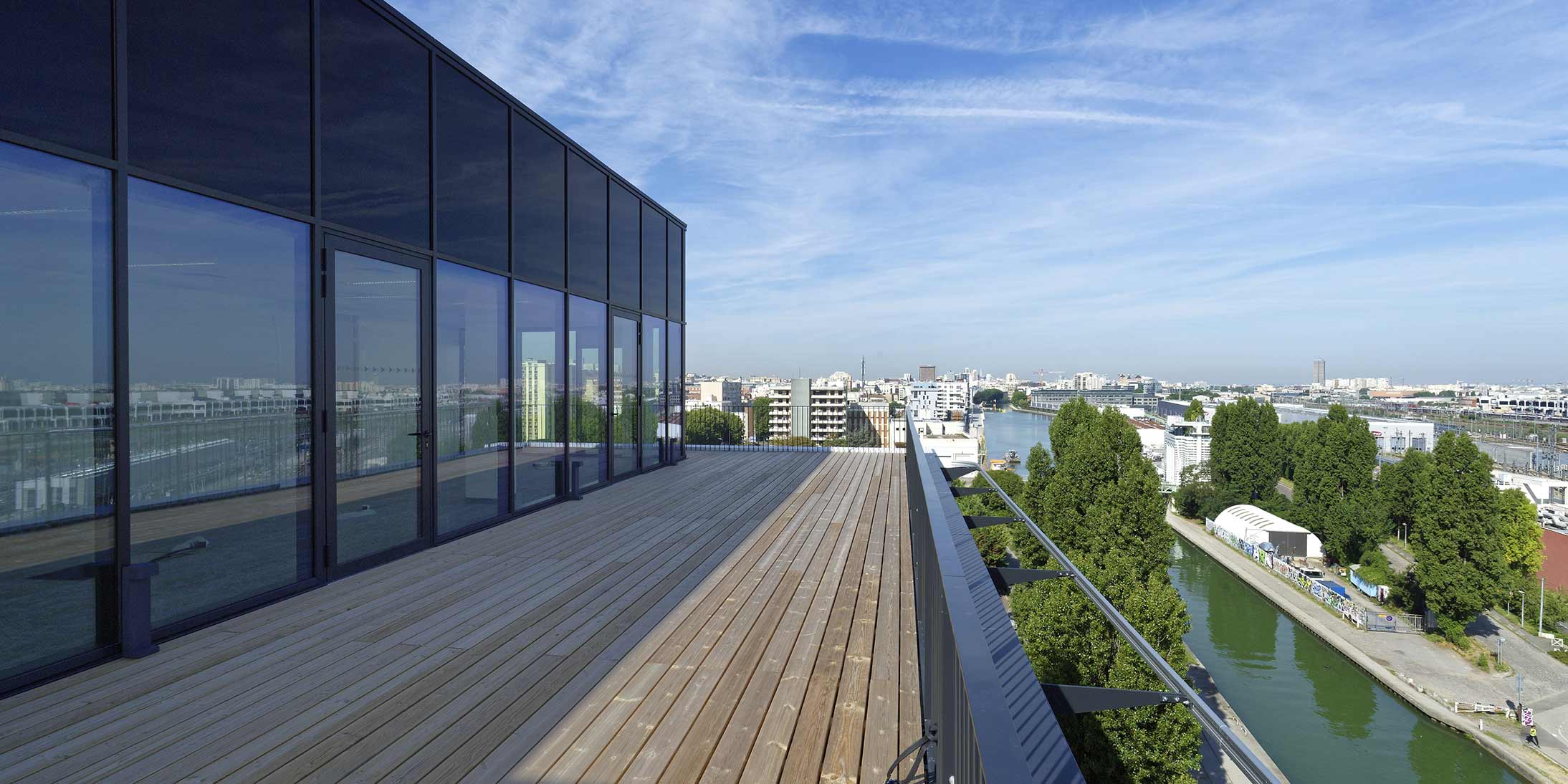 Luminem est un immobilier entreprise à Bobigny de 18 000 m² qui favorise la qualité de vie au travail réalisé par GA et BNP pour la CCMSA.