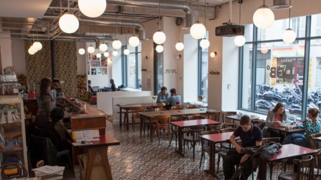 Espaces de détente, salles de sieste, services, bureaux colorés et machine à café digne d’un bistro… les entreprises accordent de l’importance à la qualité de vie de leurs collaborateurs.