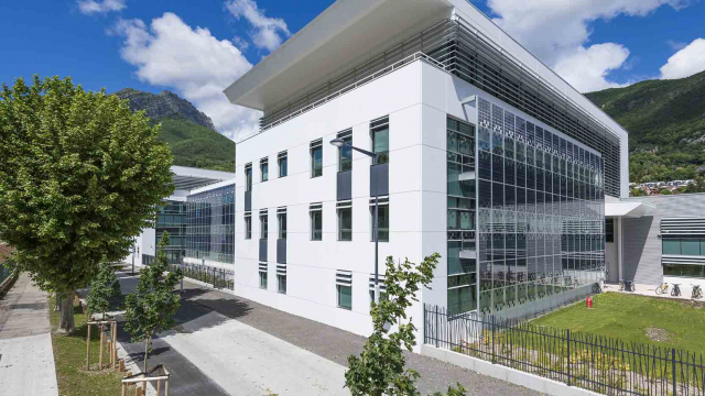 Green Building Solutions Awards 2018: The Schneider Electric Technopôle, built by GA, is the French winner of the «Smart Building» category