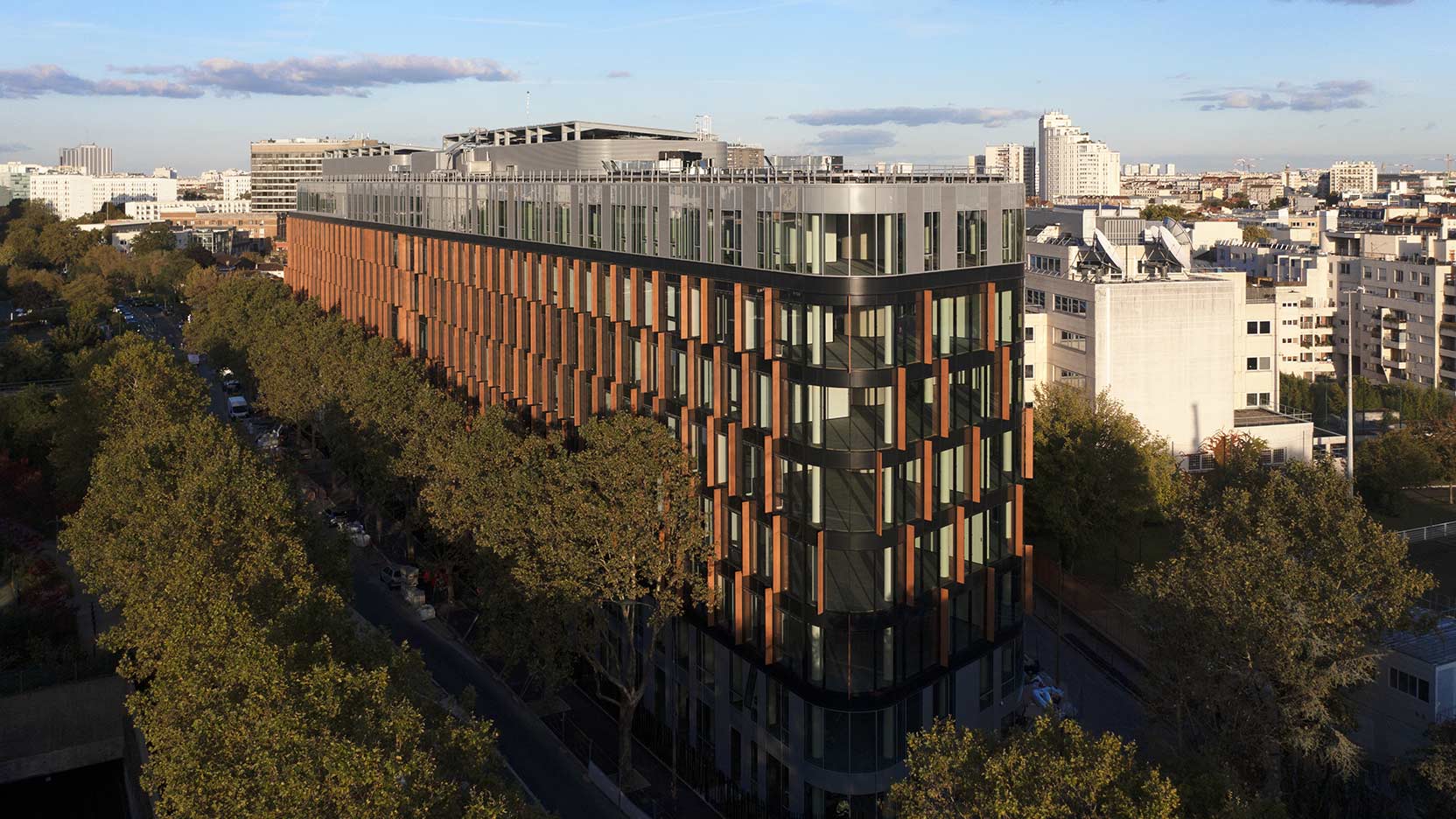 L'immeuble de bureaux pour Safran à Malakoff, a été réalisé par GA Smart Building société de promotion immobilière, avec Batipart.
