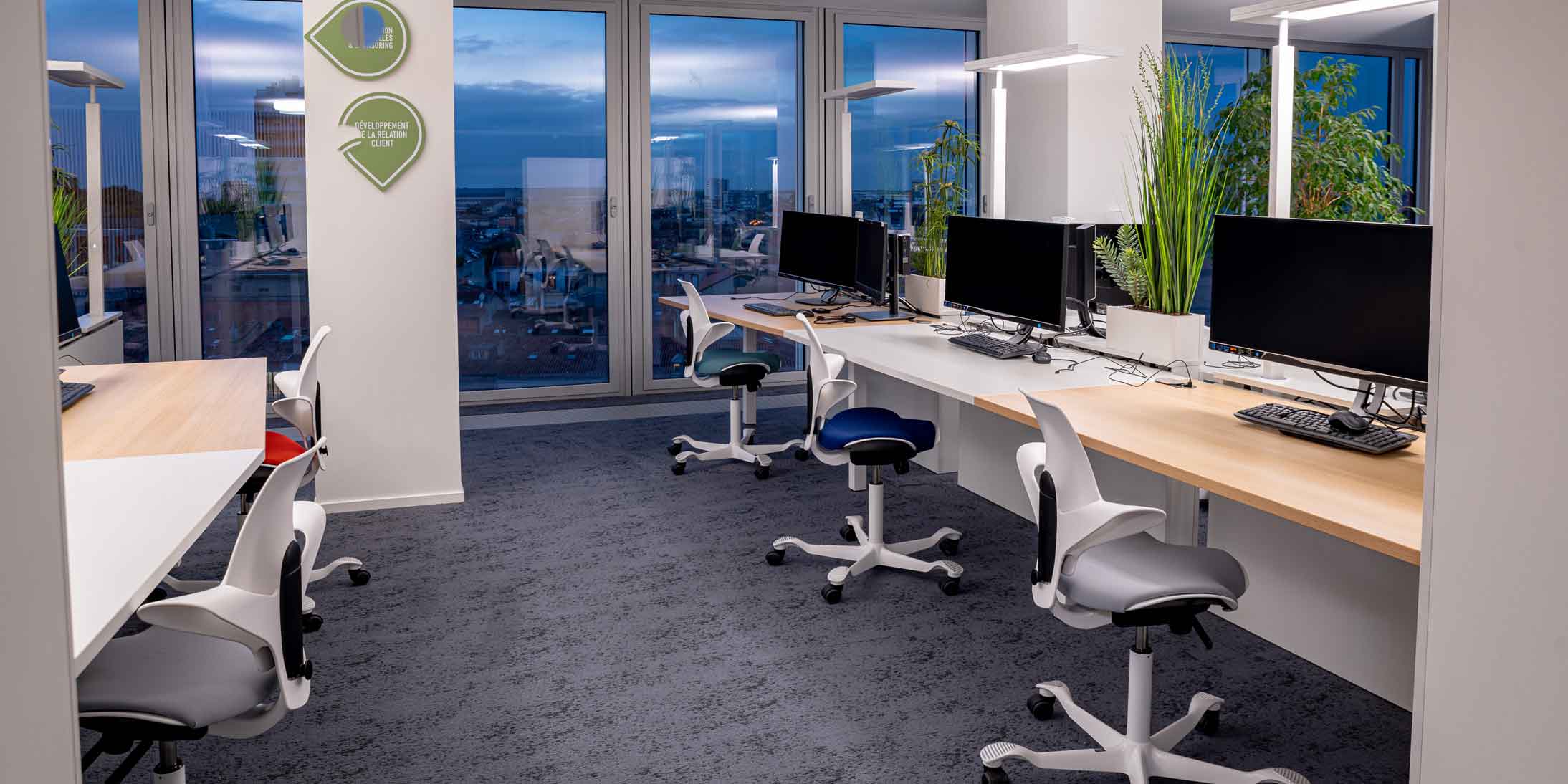 GA Smart Building a réalisé la rénovation siège Crédit Agricole 31 à Toulouse, un immeuble de bureaux pensé pour améliorer la productivité au travail.