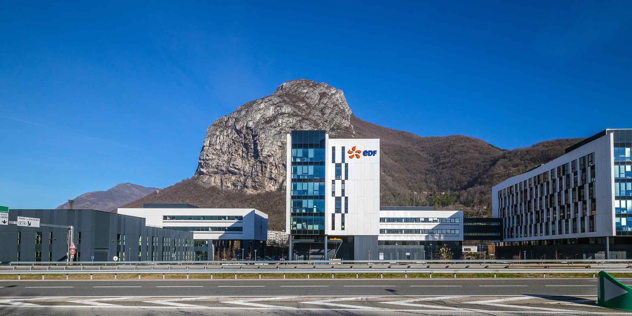 Pôle hydraulique EDF à St-Martin-le-Vinoux : bureaux | GA