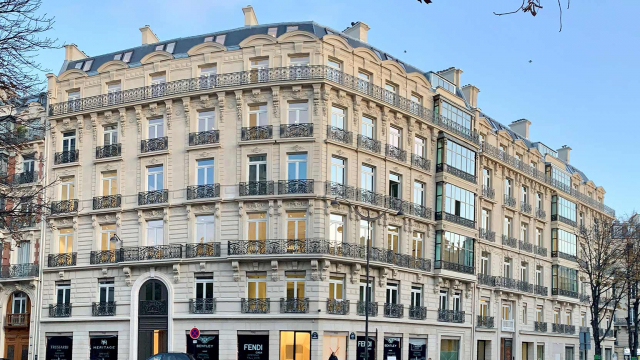 Rénovation de 6 300 m² avenue George V à Paris par GA Smart Building