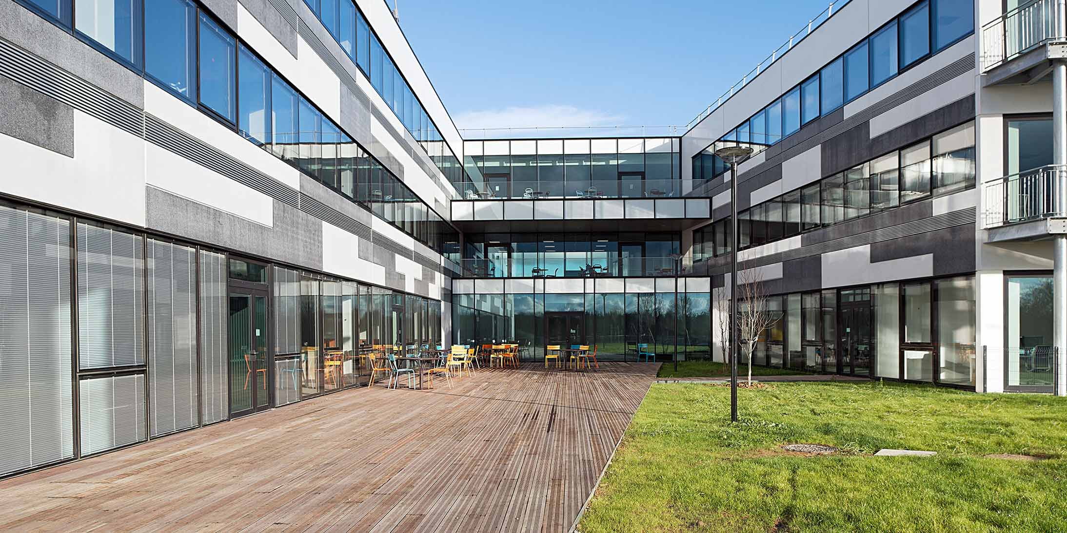 Sunny Siege Axa Ga Toulouse