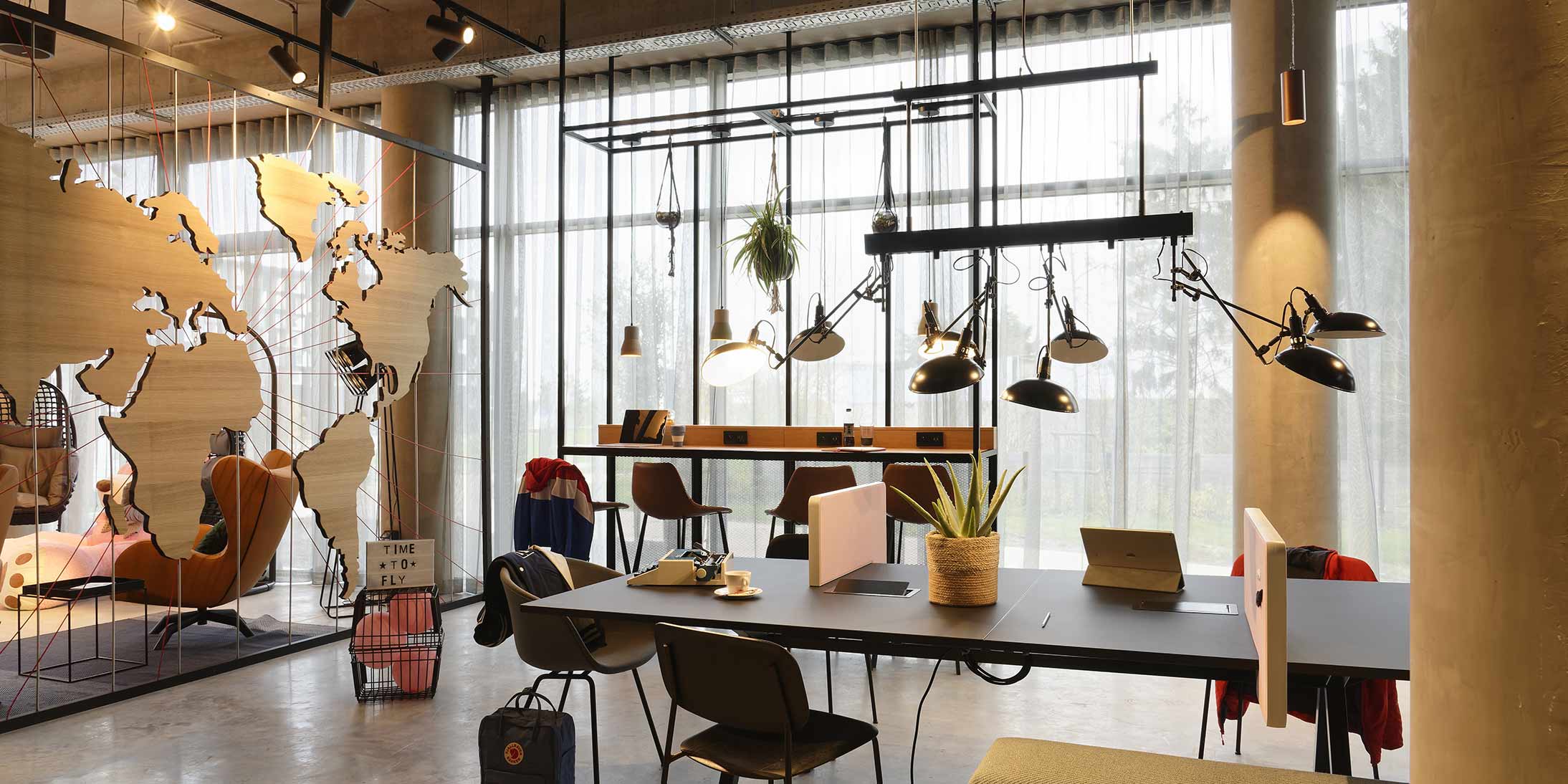 GA Smart Building a construit le Moxy Hotels France à Roissy Charles de Gaulle. Il compte compte 292 chambres réparties sur près de 8 000 m² en R+5.