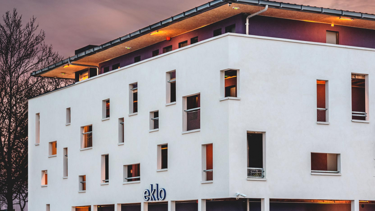 Eklo hotel in Marne-la-Vallée, 108 rooms in modular wood