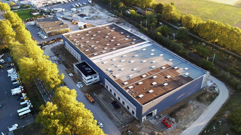 Au nord de Toulouse, GA Smart Building a réalisé un ensemble mixte logistique et tertiaire de 11 000 m² pour Denjean Logistique