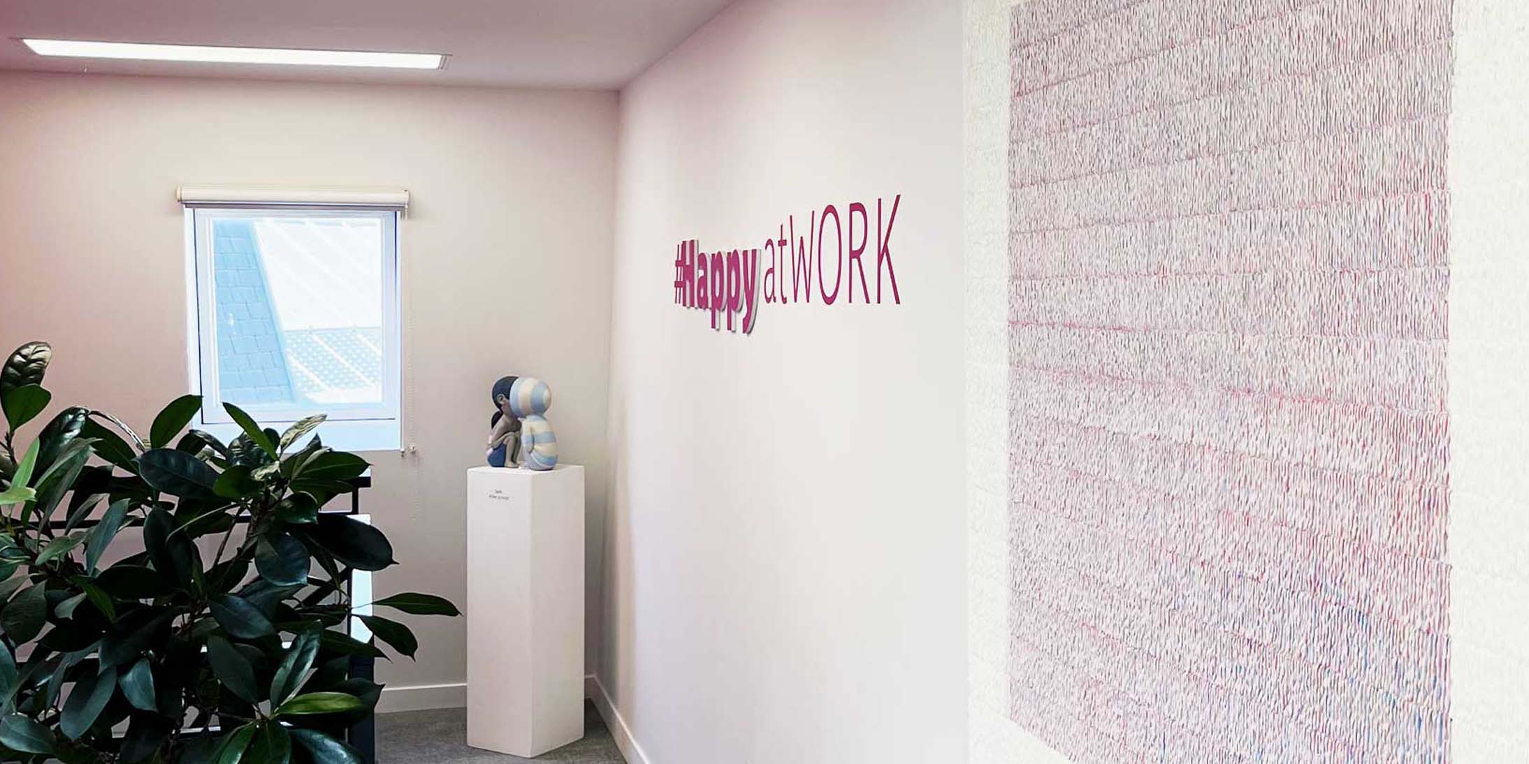 Œuvres de Seth et Nathalie Rothkoff lors d'une exposition d’art contemporain éphémère dans les bureaux de GA à Paris