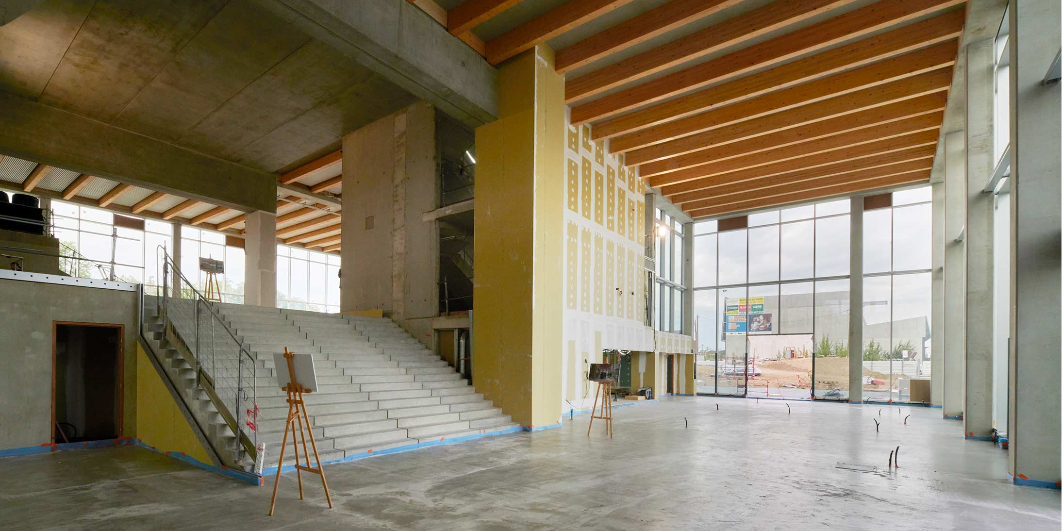 Hall intérieur lors du chantier du futur siège social de GA Smart Building, une opération exemplaire en termes de construction hors-site.
