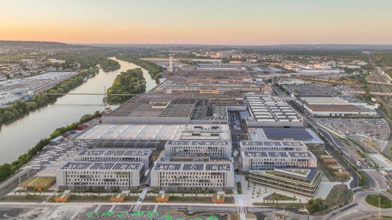 In Poissy, the office real estate complex of Stellantis’ future grEEn-campus by GA Smart Building